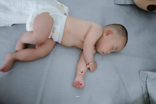 巴中宝宝总是摇头怎么回事